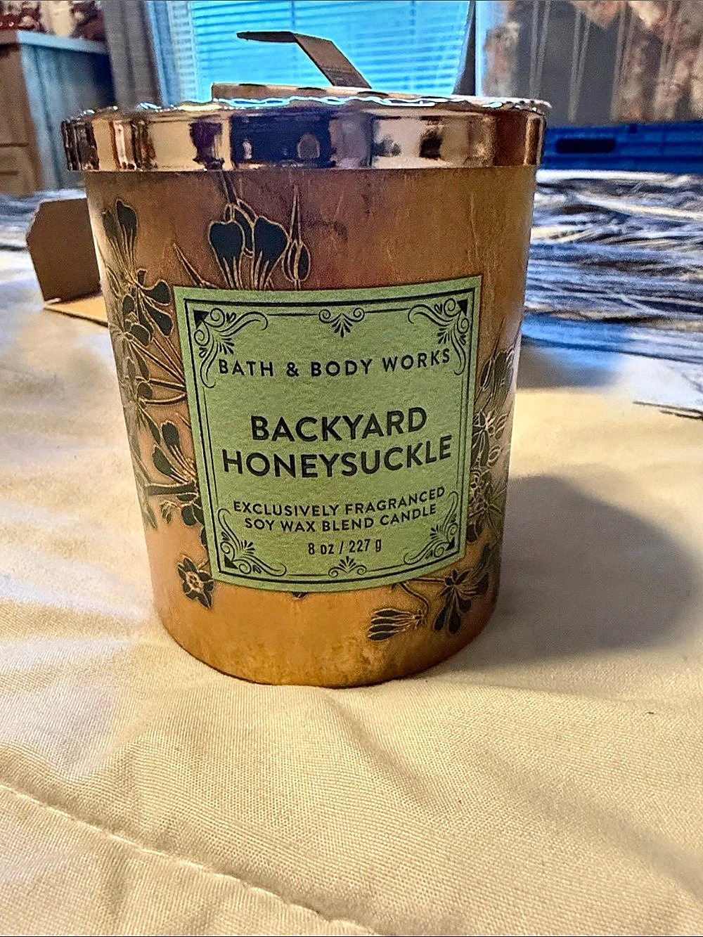 Bath & Body Works Backyard Honeysuckle Single Wick Candle Green & Gold NWT